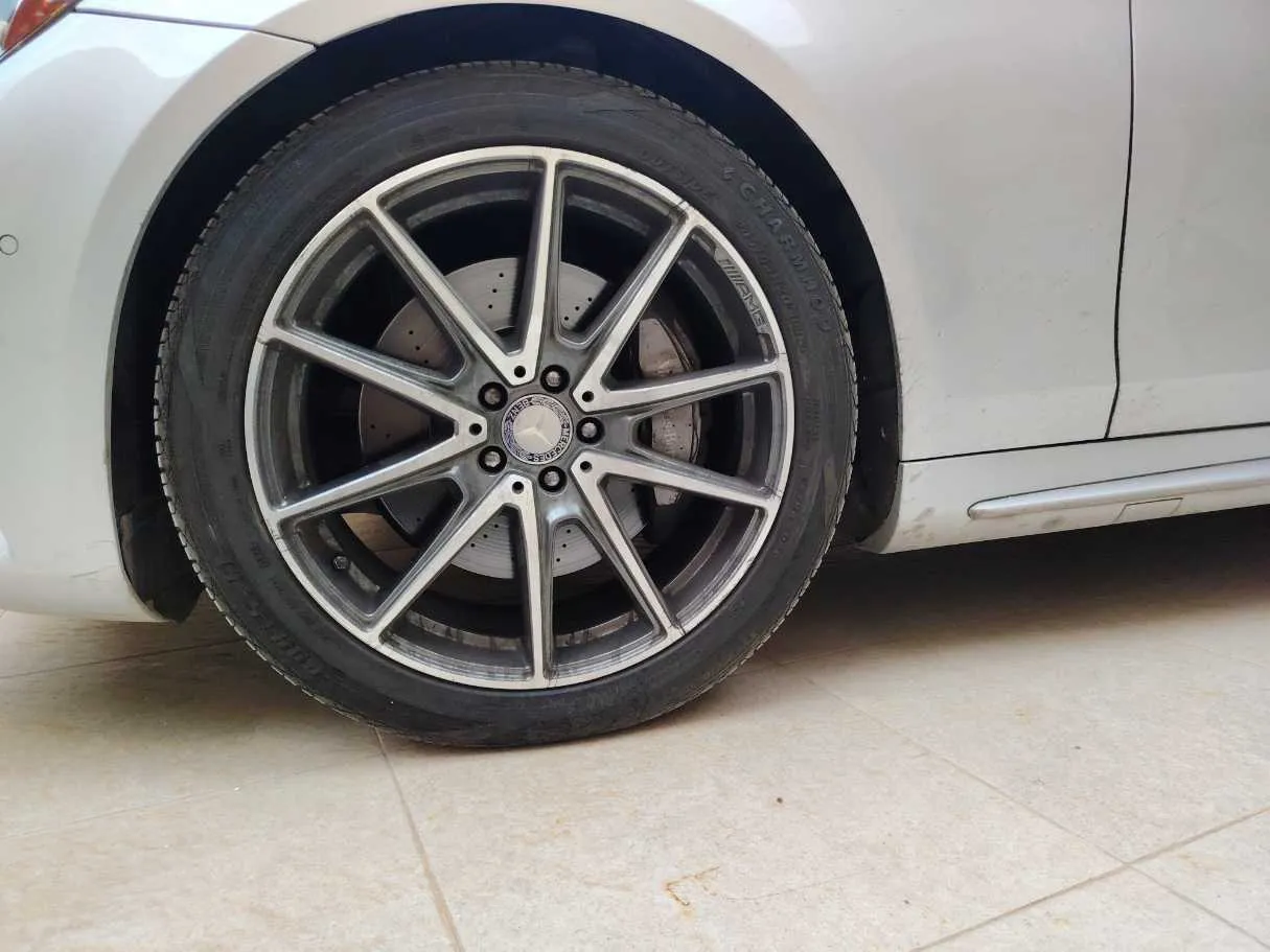 Car image 10