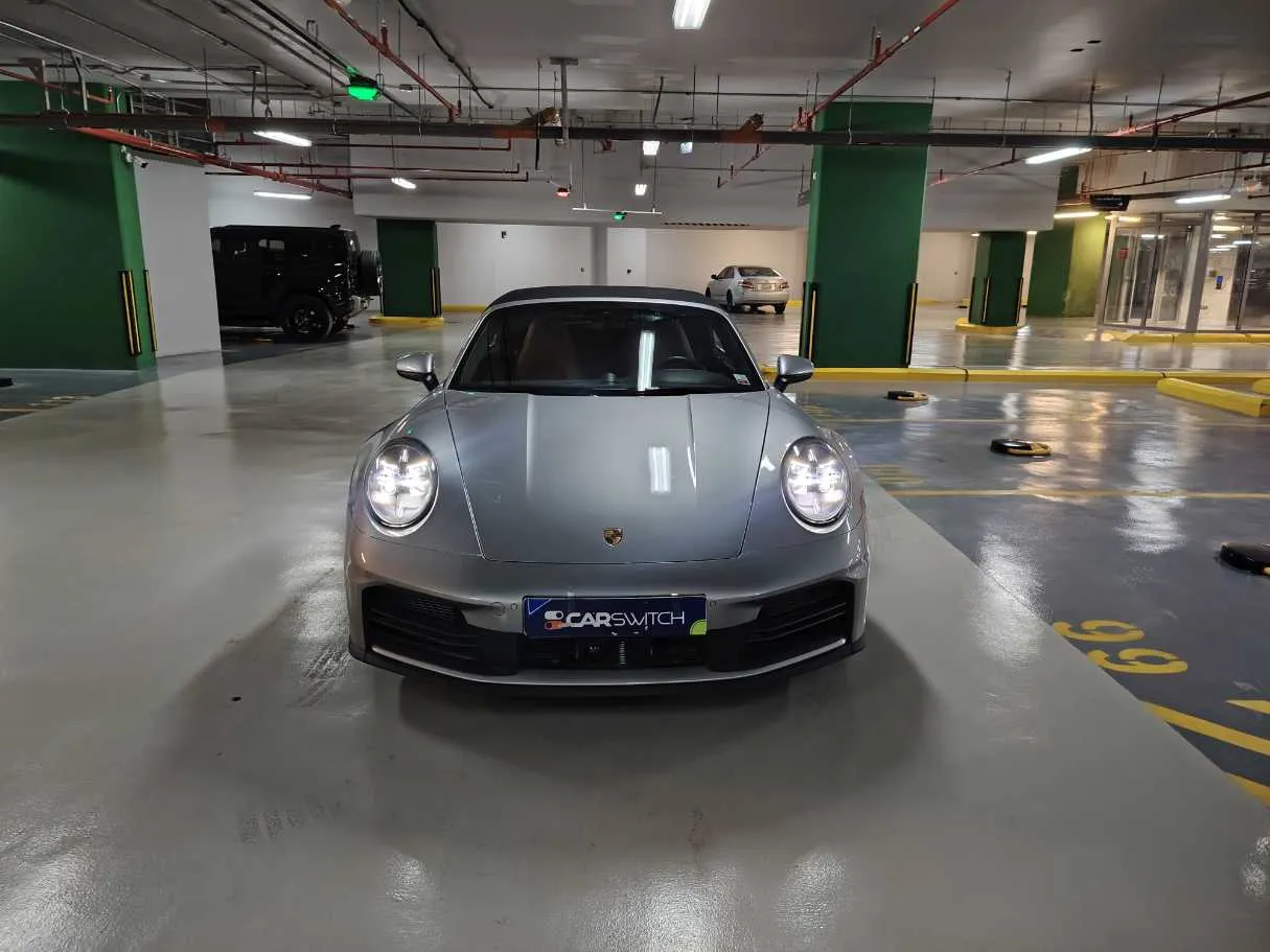 Car image 3