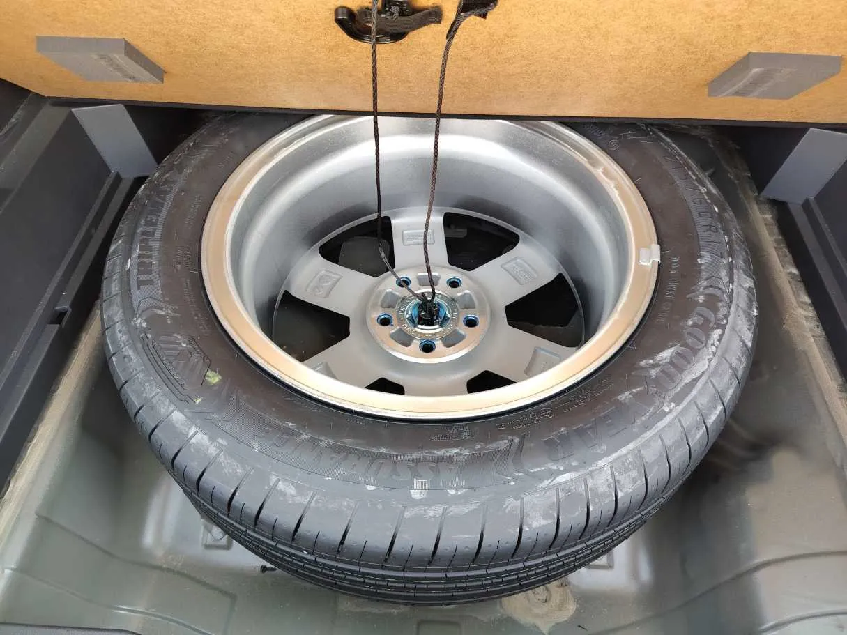 Car image 29