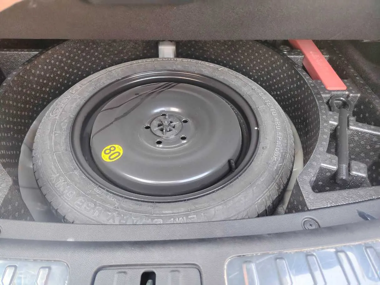 Car image 47