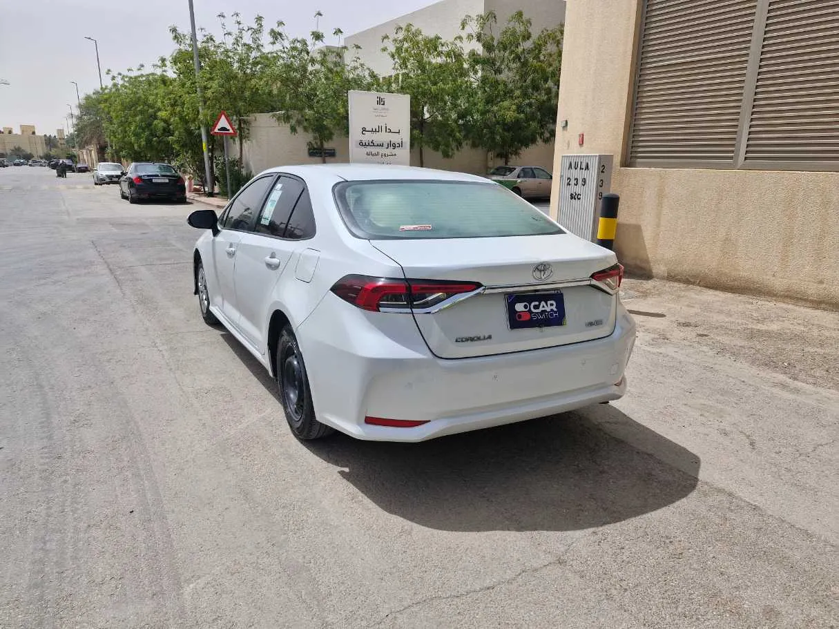 Car image 7