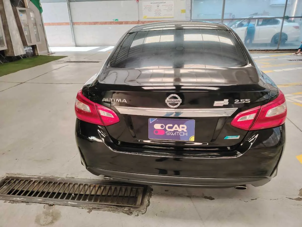 Car image 6