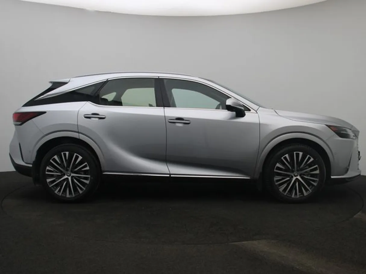 Car image 13
