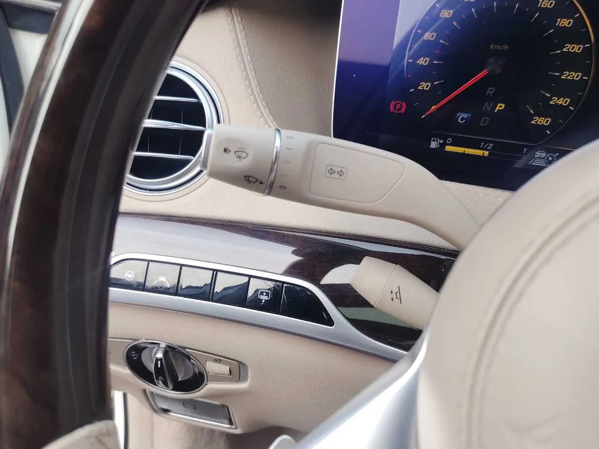 Car image 37