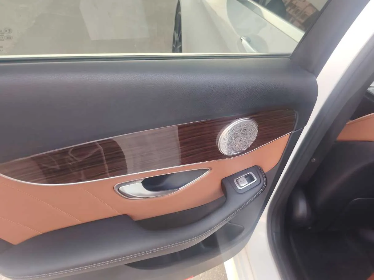 Car image 34