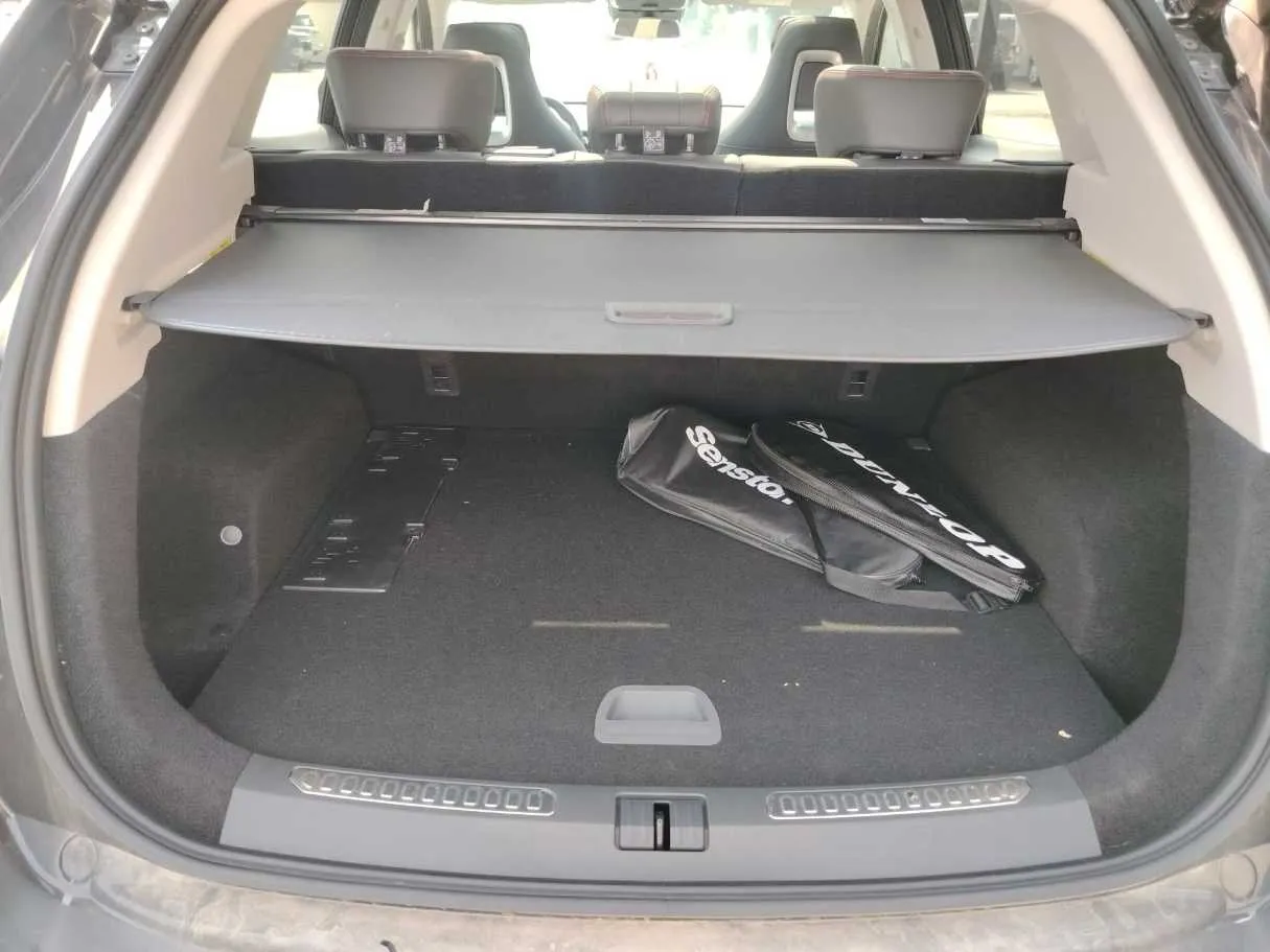 Car image 32