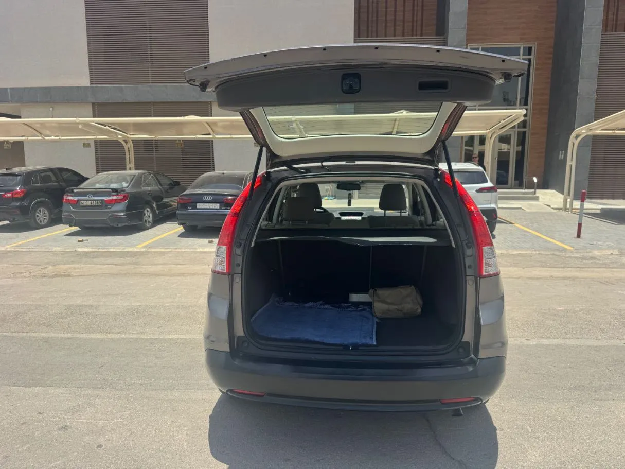 Car image 19