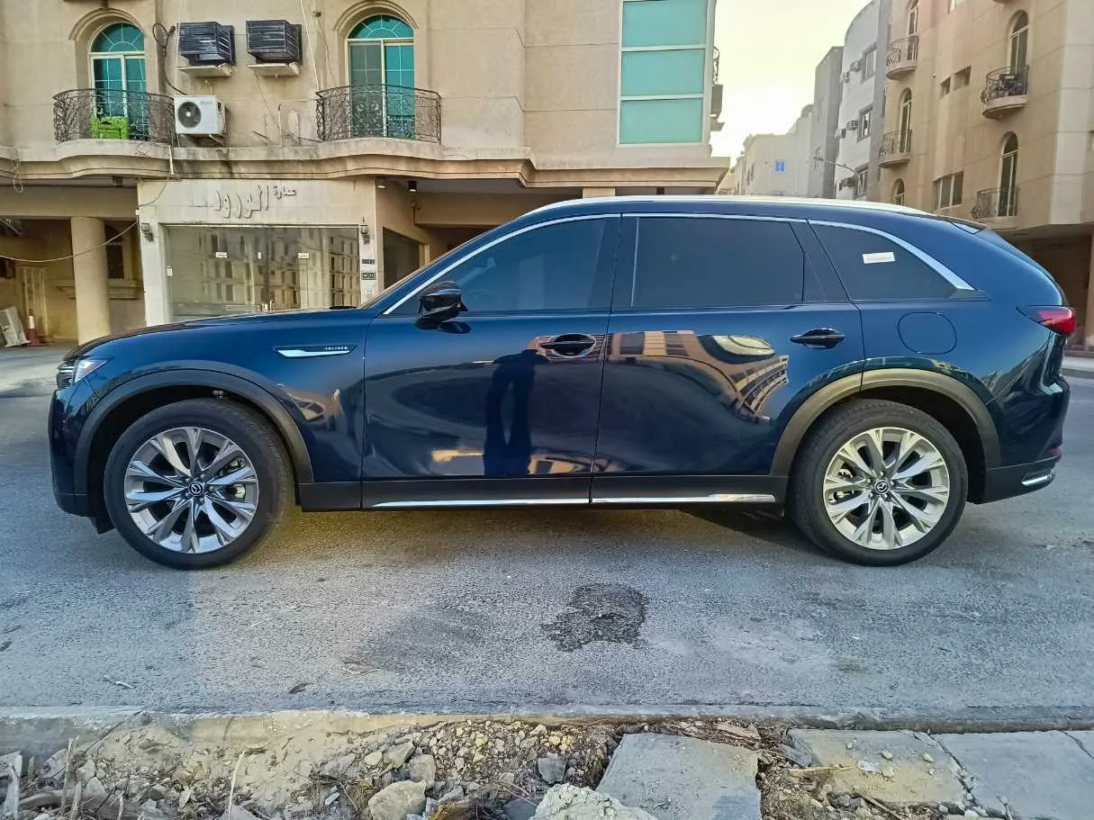 Car image 8