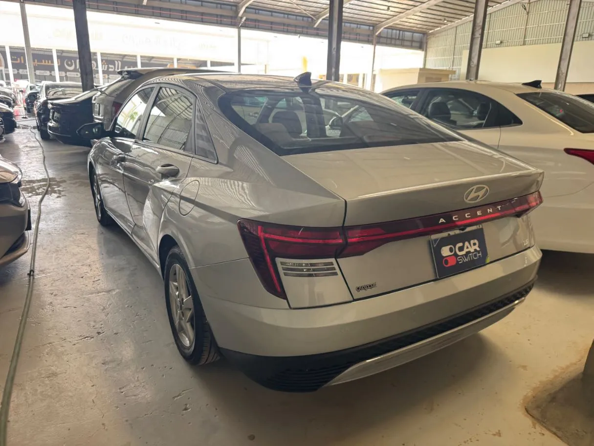 Car image 6