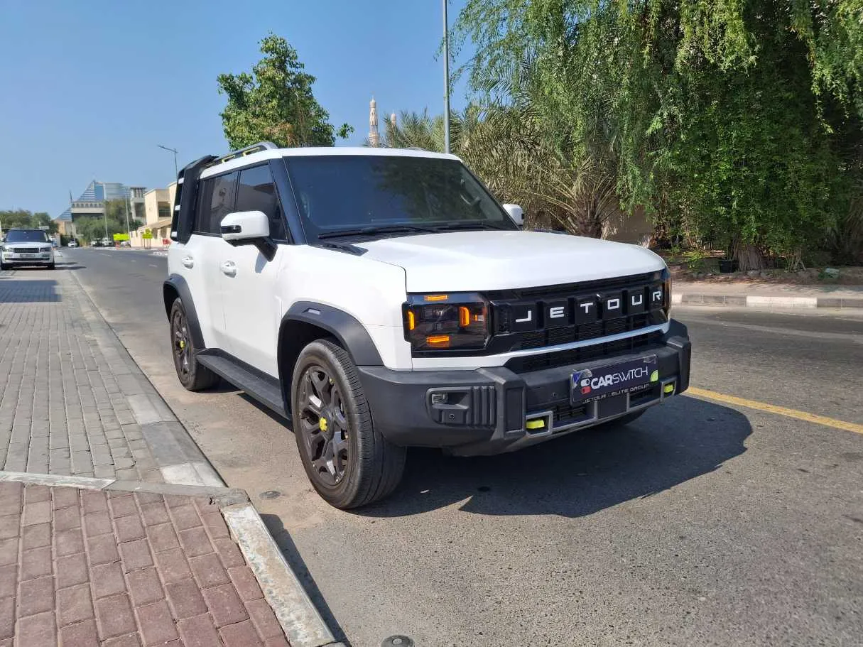 Car image 4