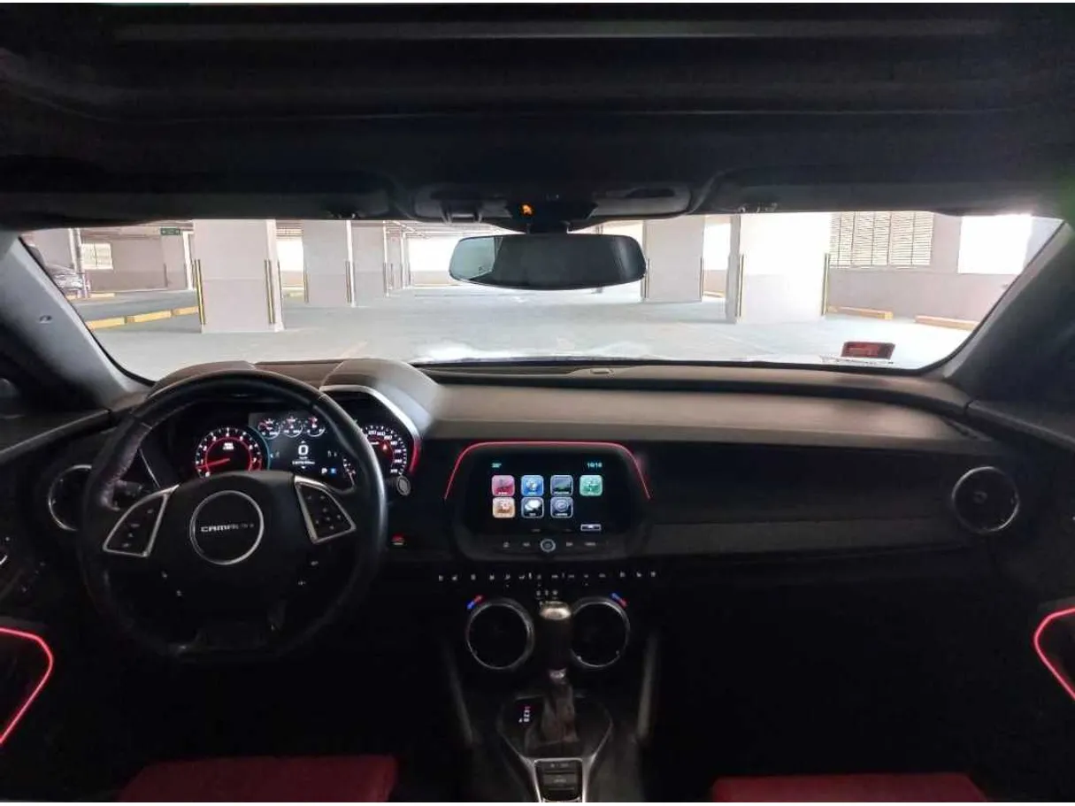 Car image 15