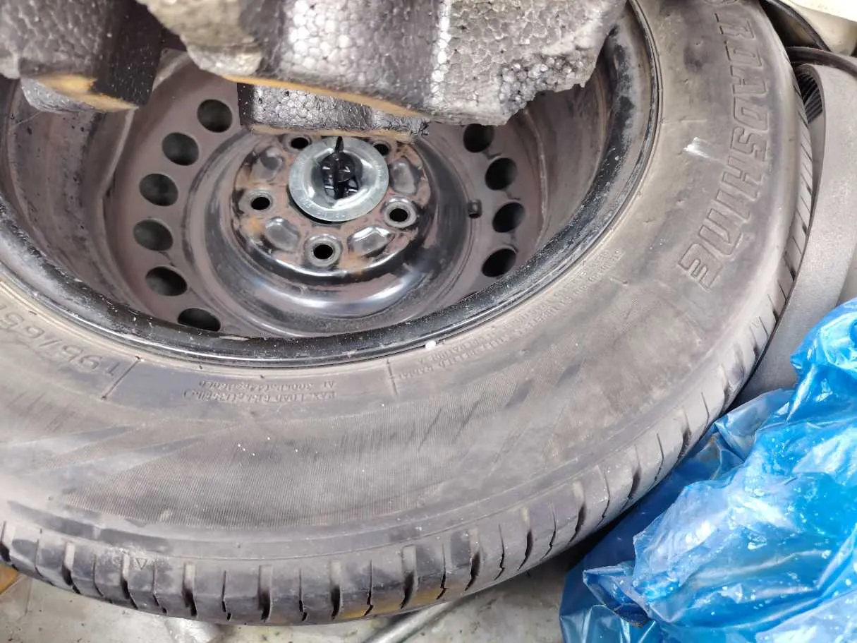 Car image 29