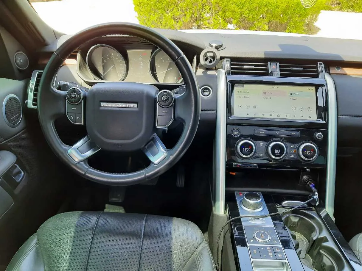 Car image 16