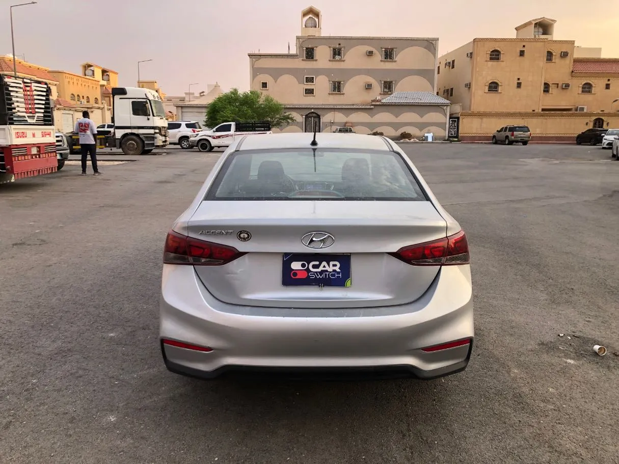 Car image 6