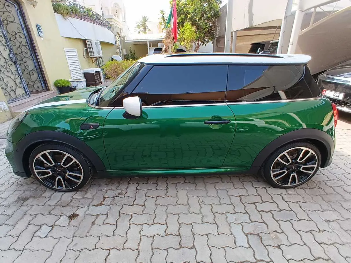 Car image 8