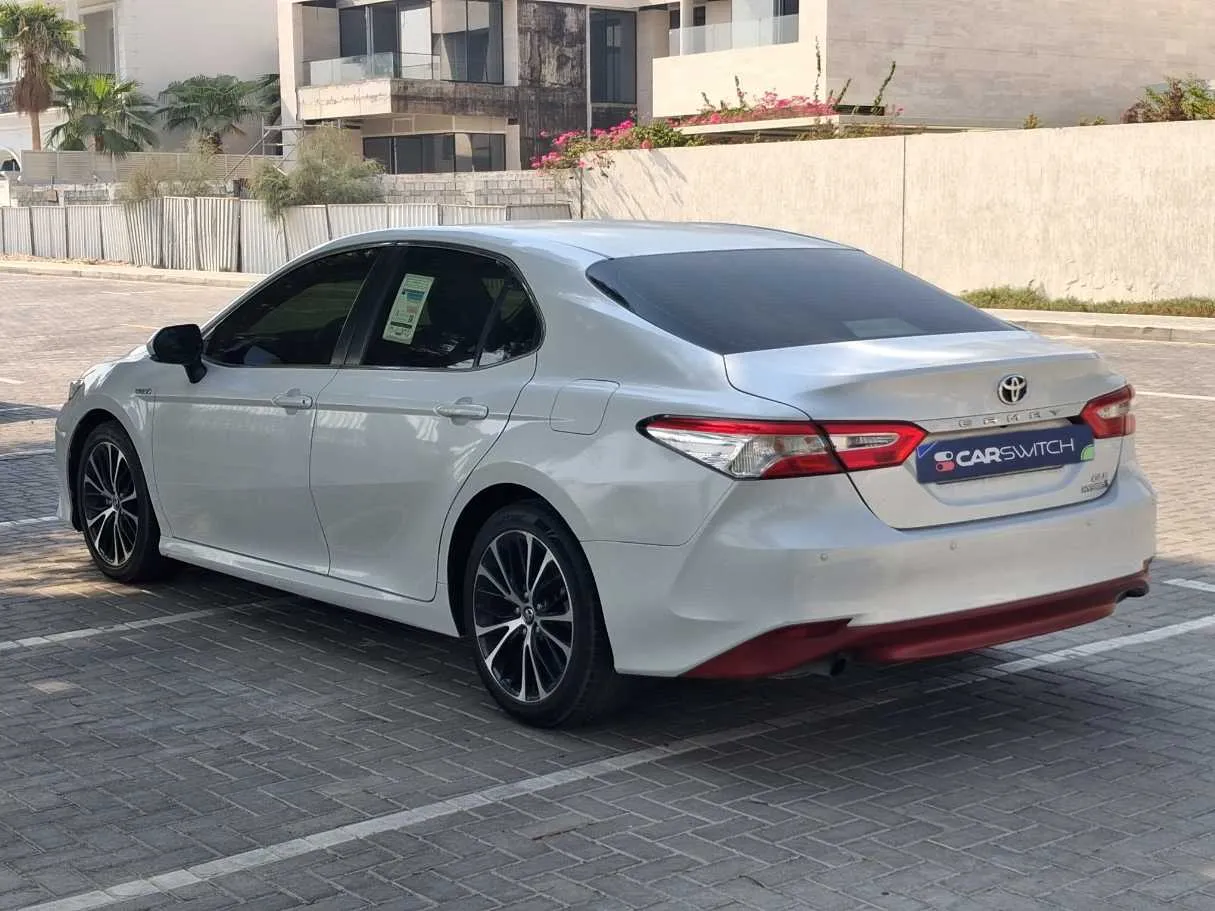 Car image 7