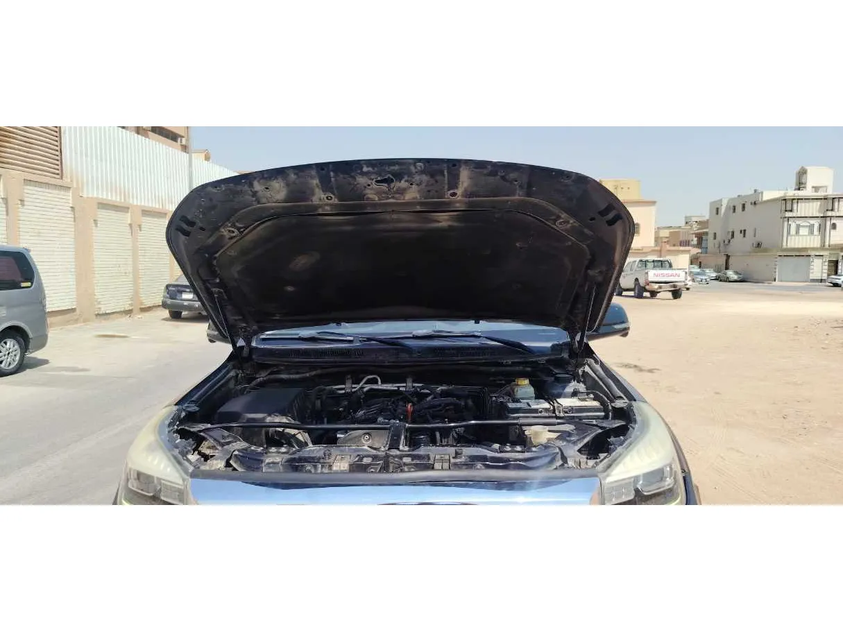 Car image 30