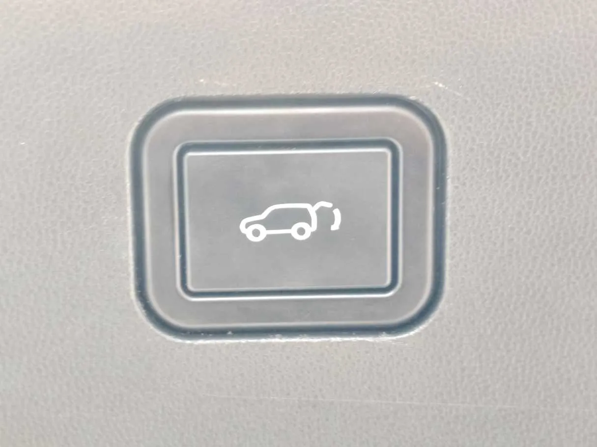 Car image 36