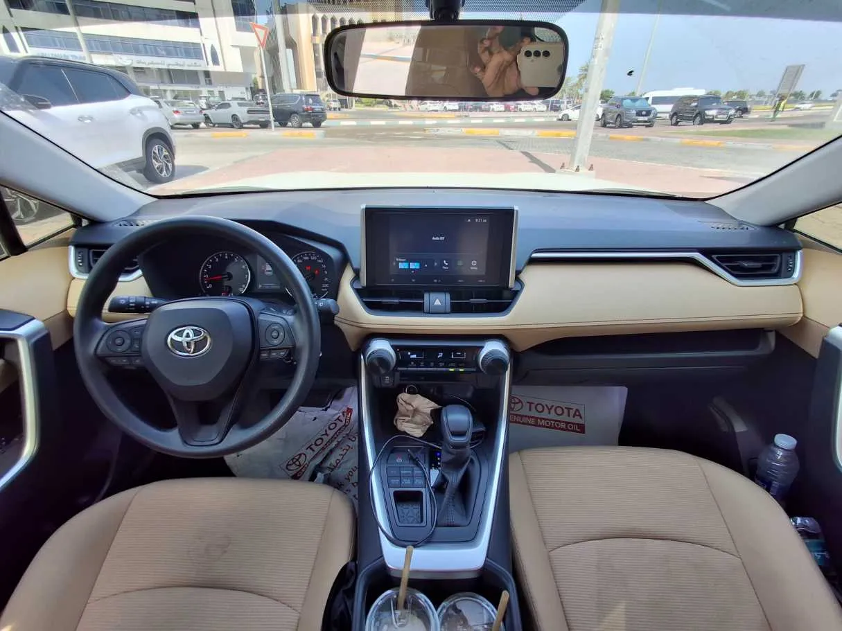 Car image 14
