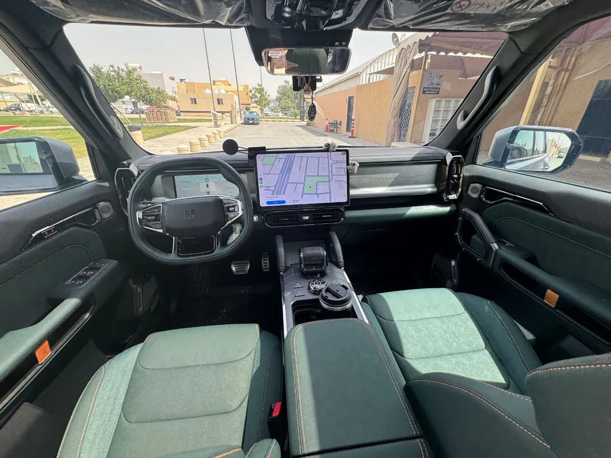 Car image 16