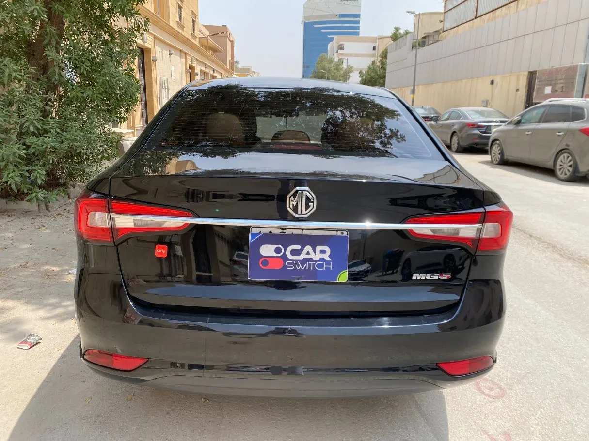 Car image 6