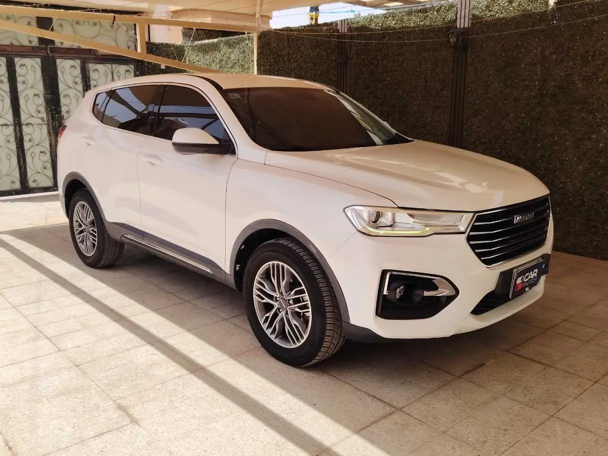 Car image 3