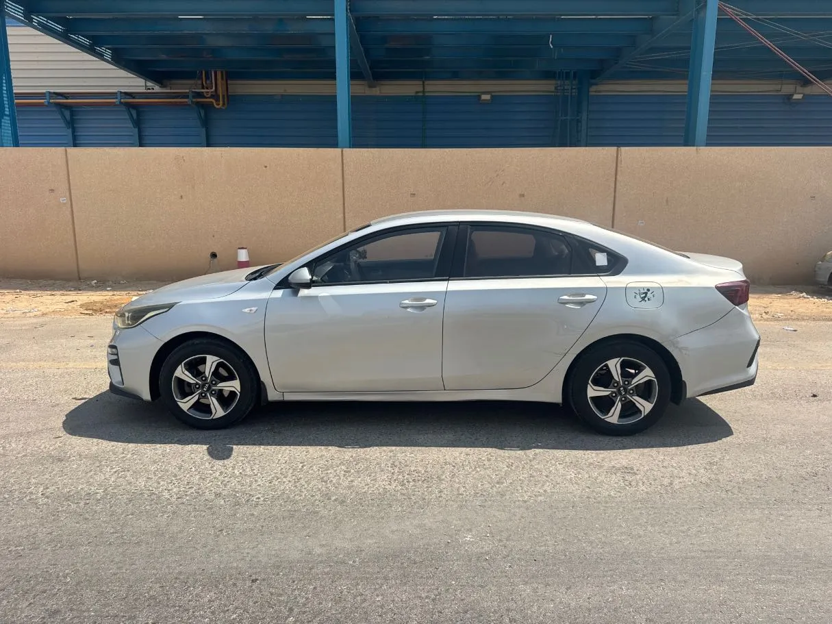 Car image 8