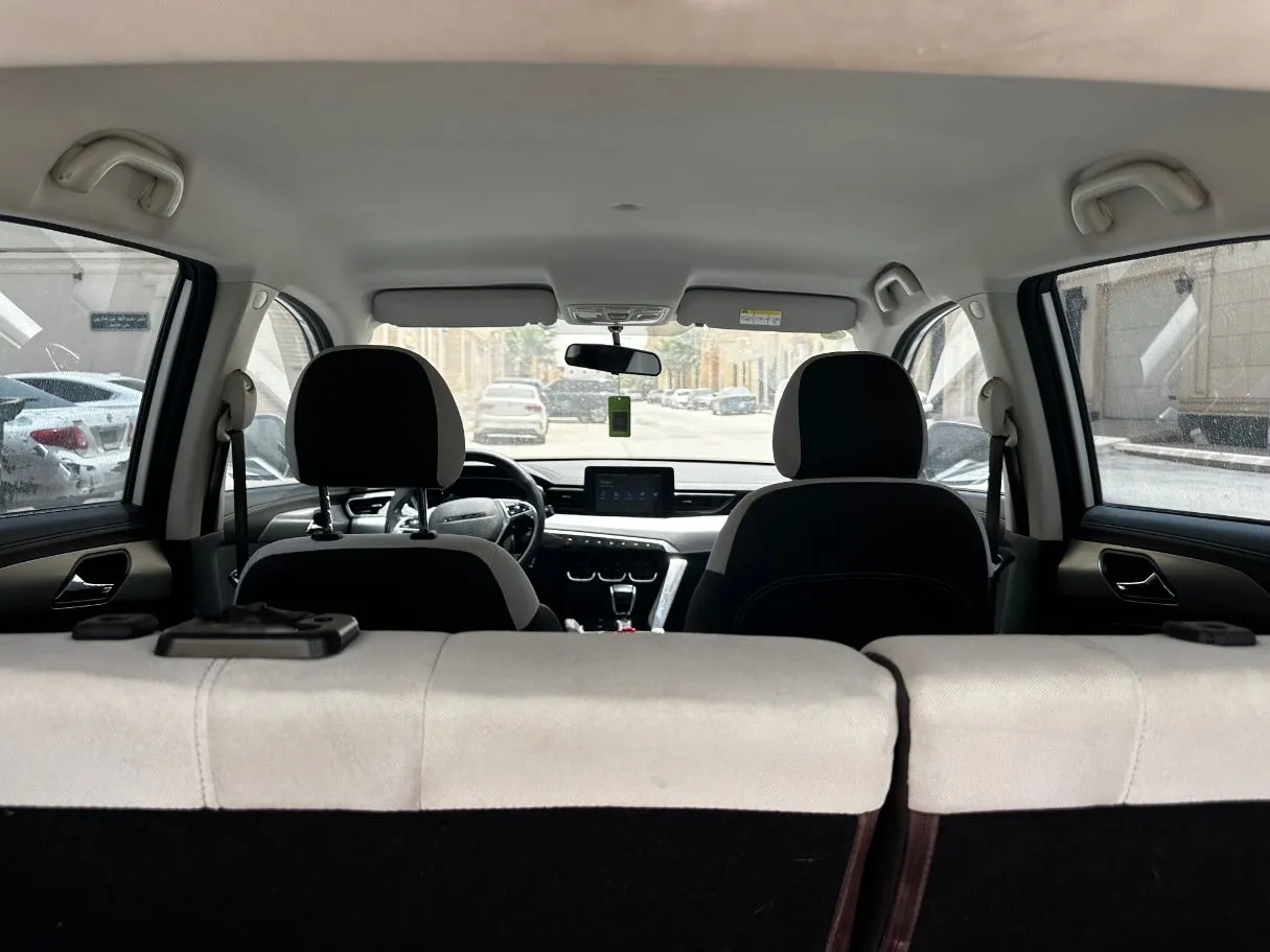 Car image 22