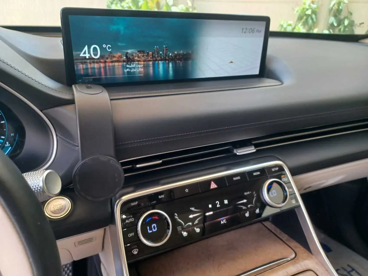 Car image 18