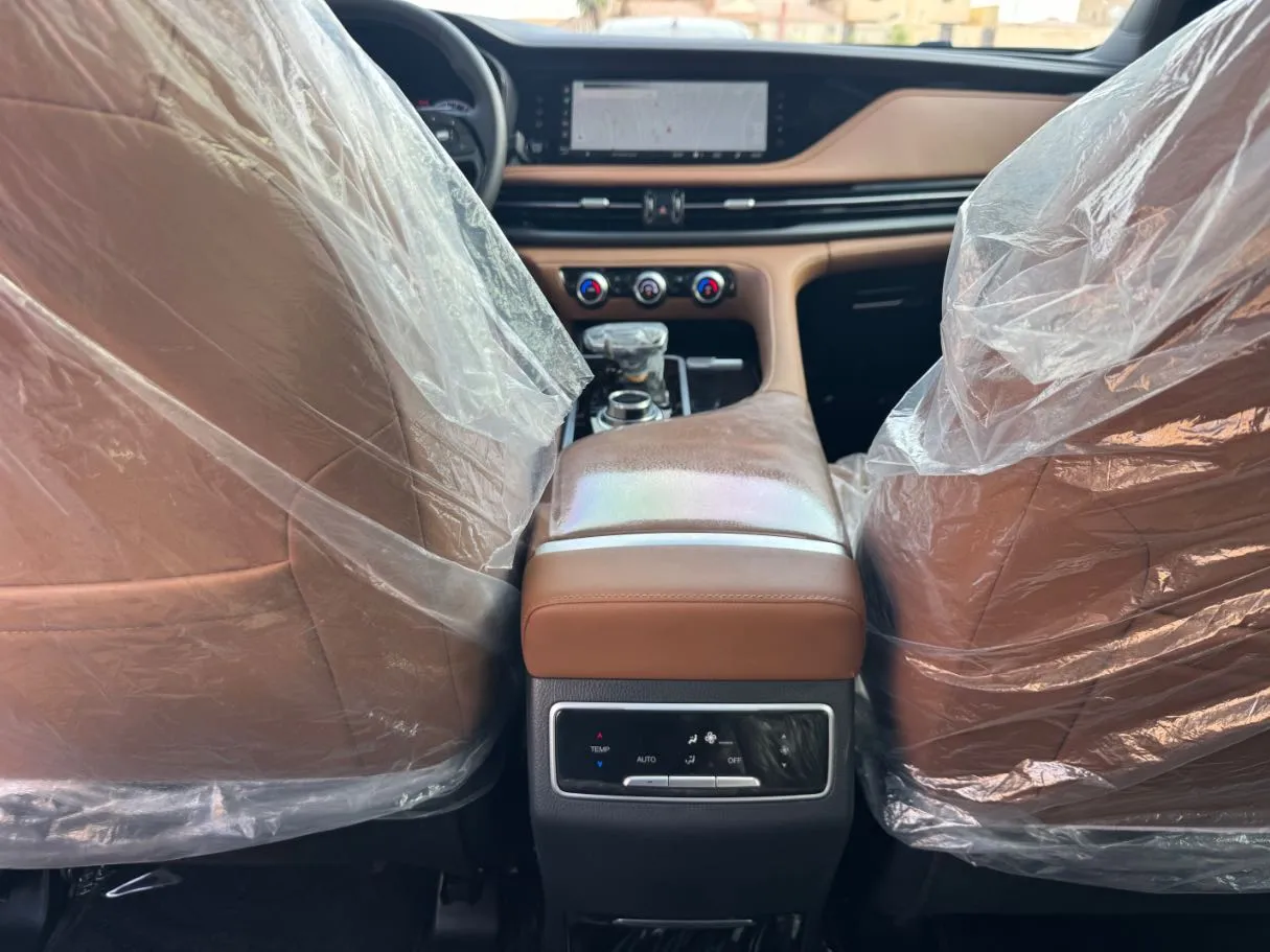 Car image 20