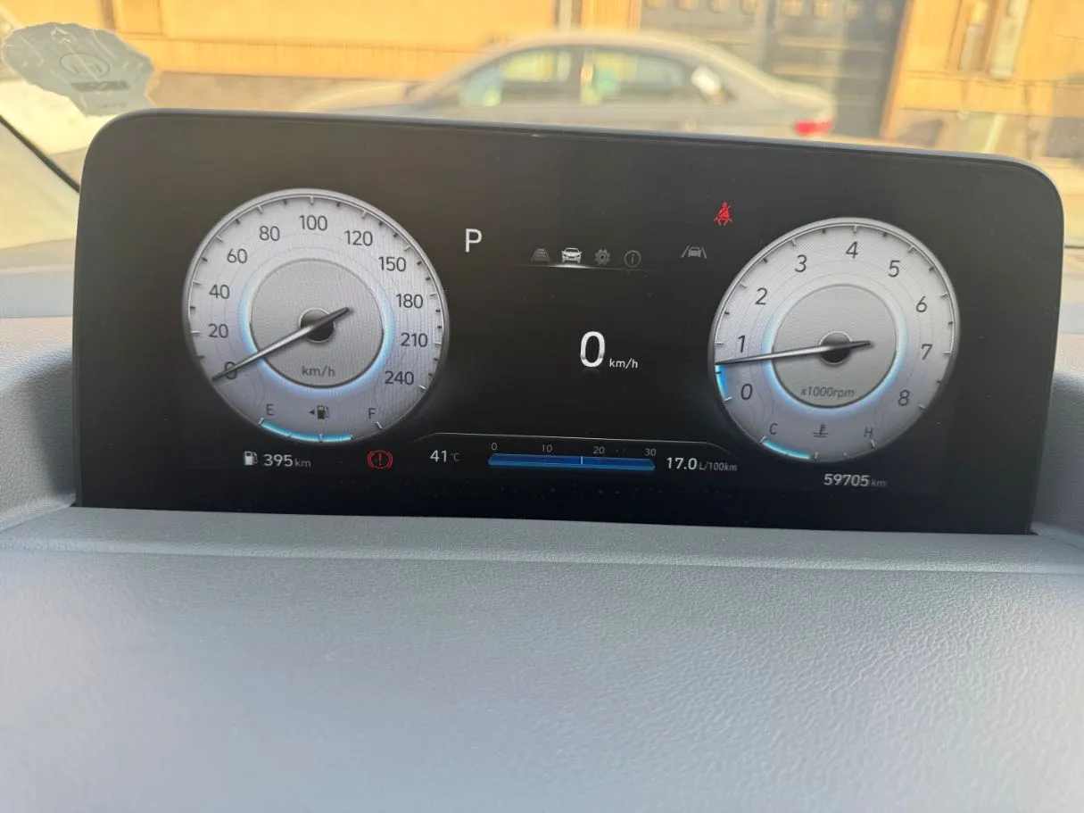 Car image 18