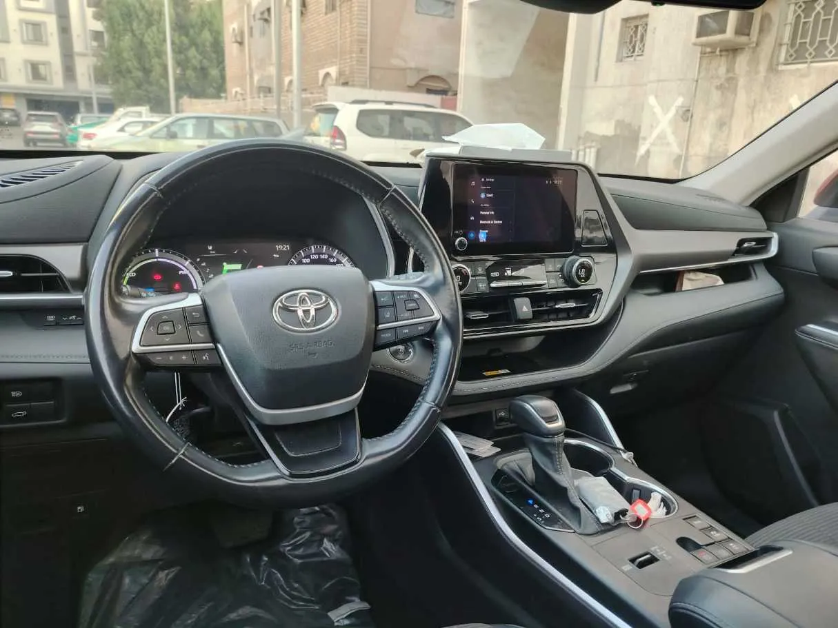 Car image 26