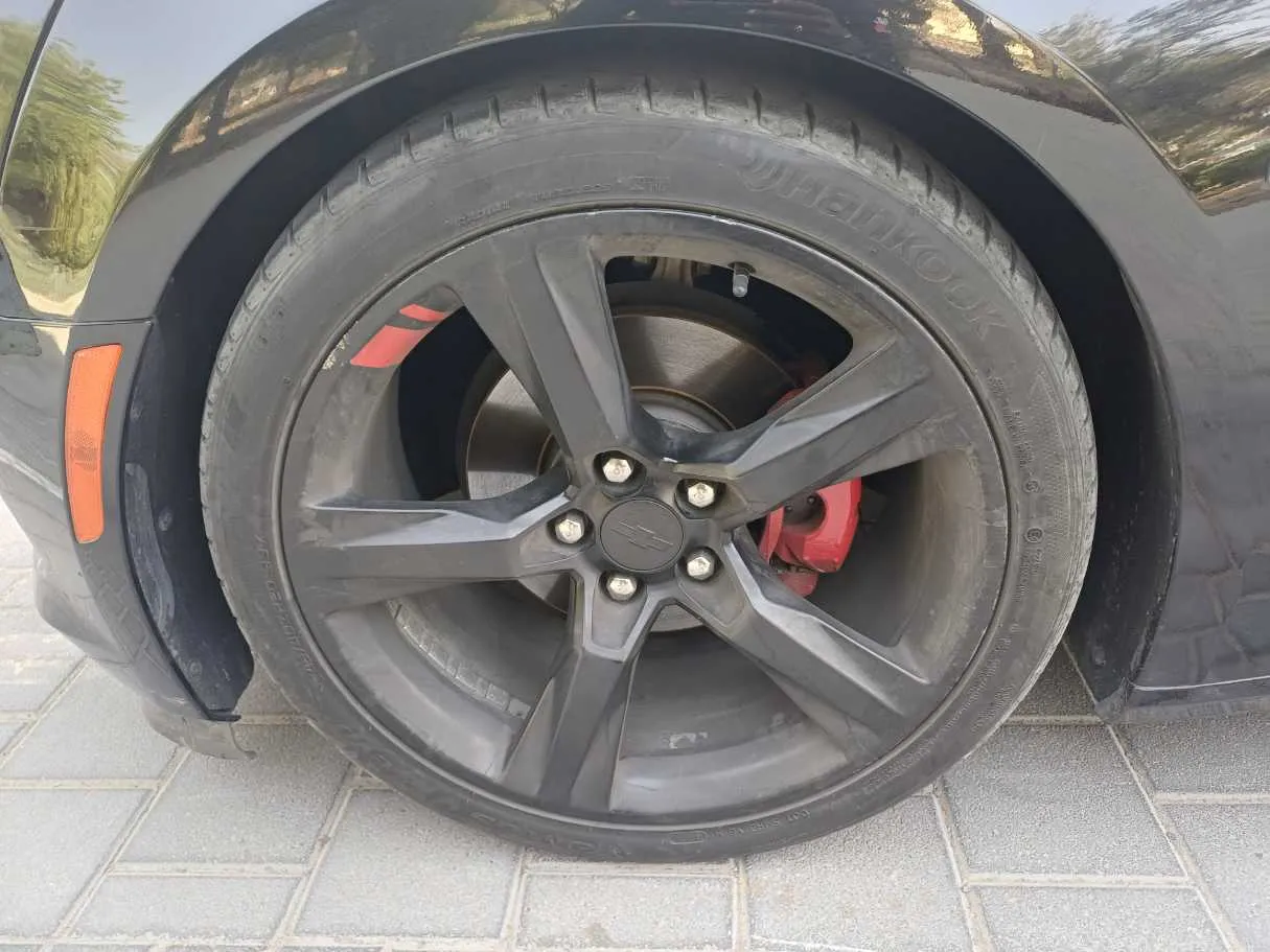 Car image 9