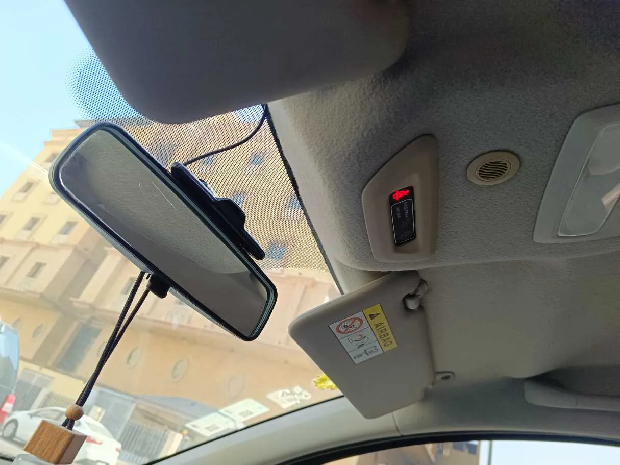 Car image 28