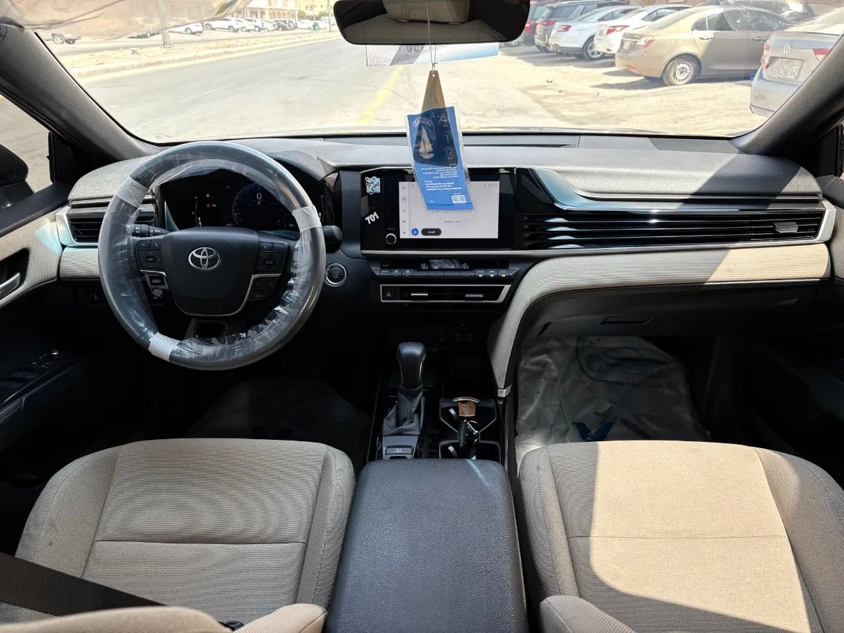 Car image 18