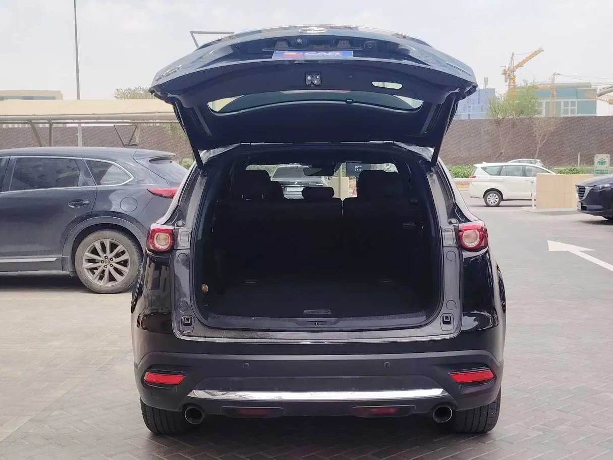 Car image 24