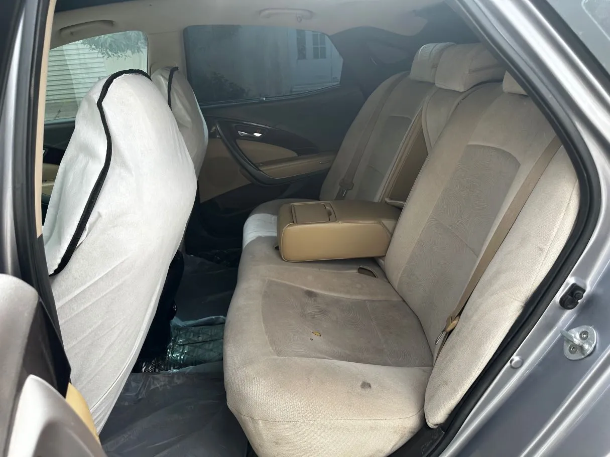 Car image 15