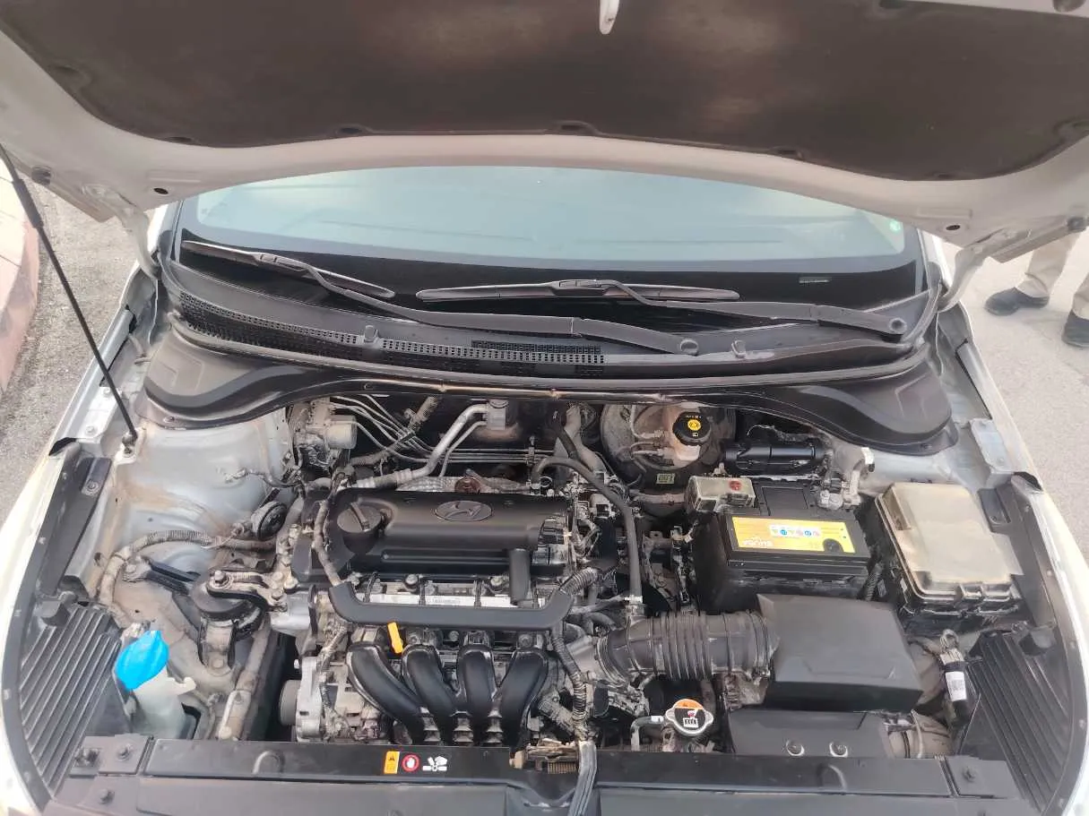 Car image 28