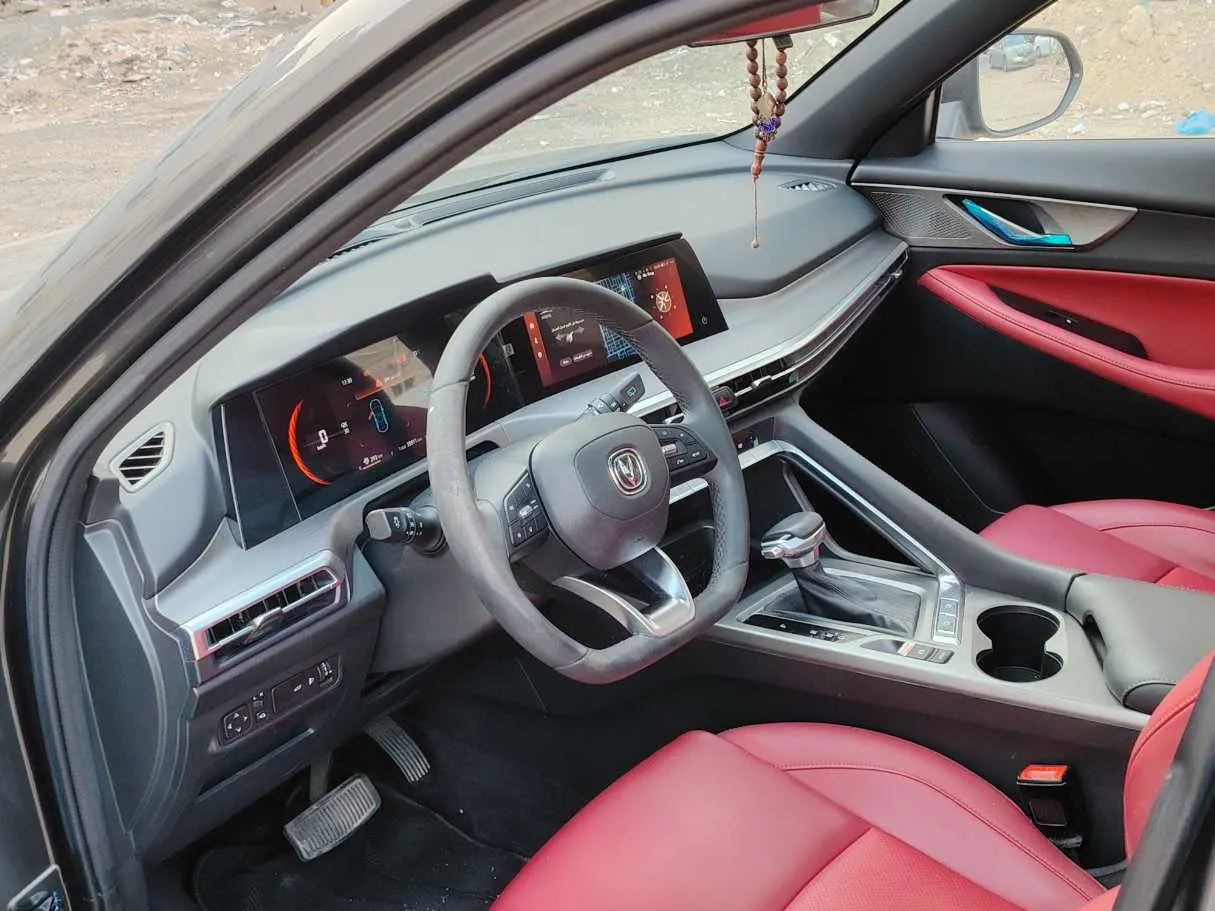 Car image 12