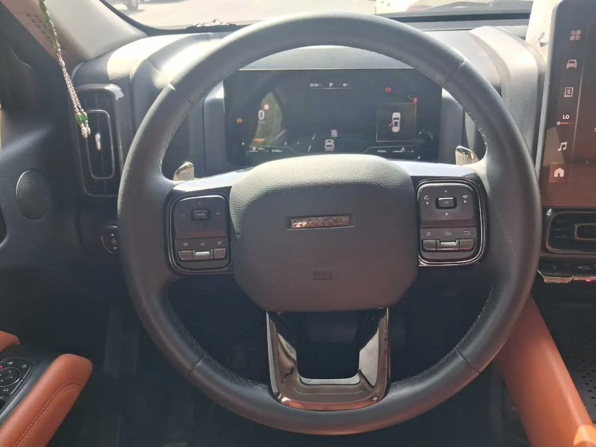 Car image 16