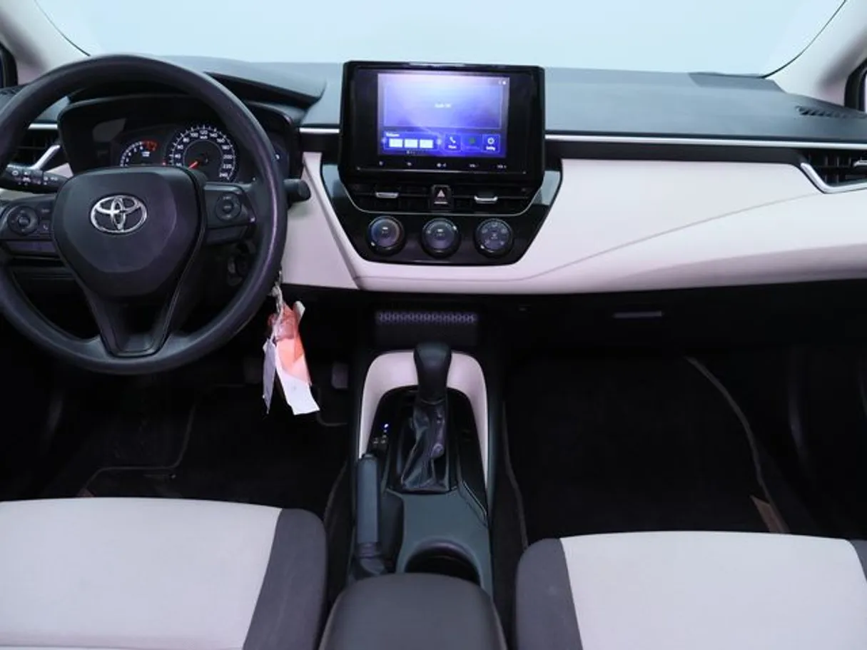 Car image 14