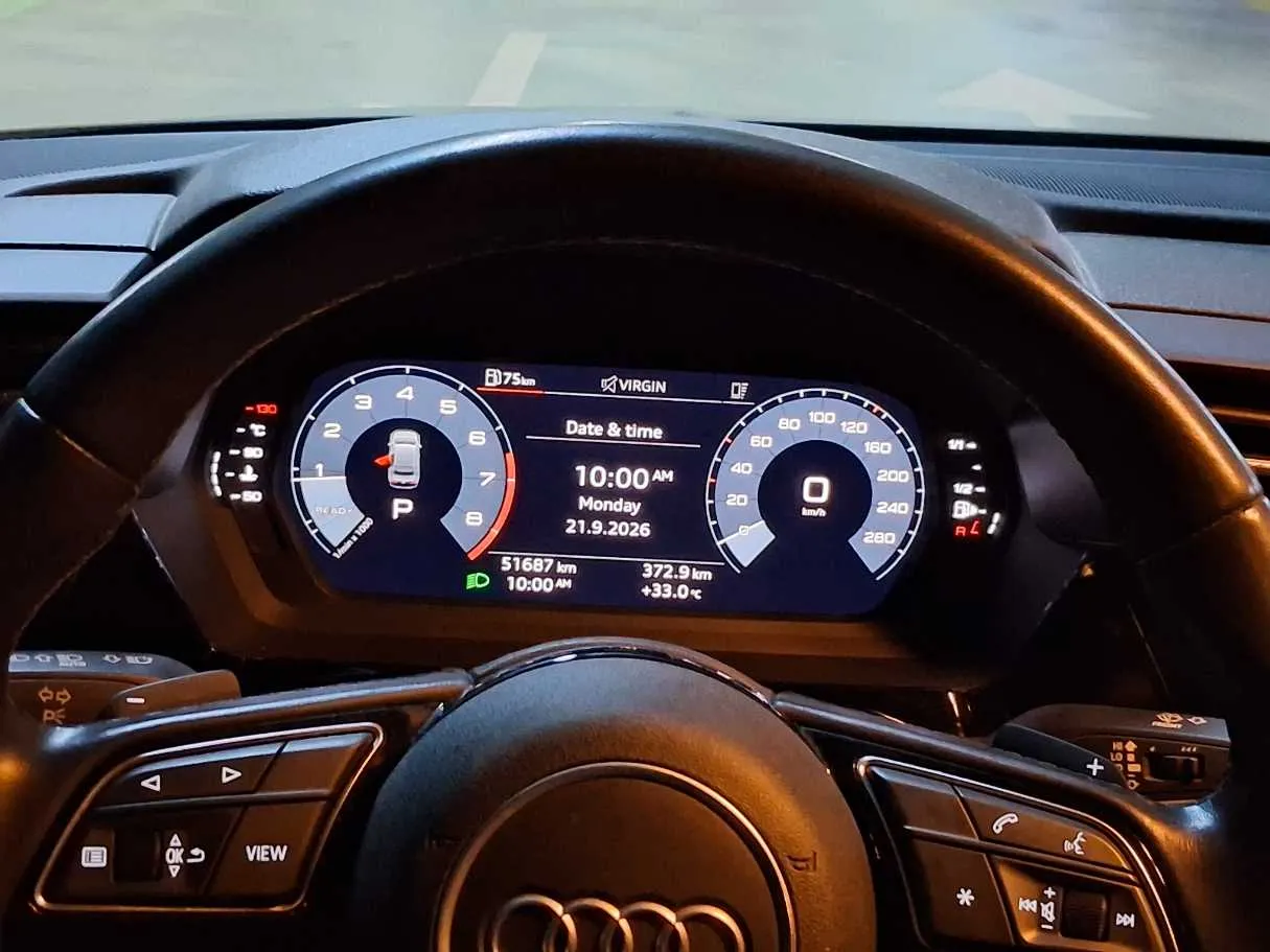 Car image 20