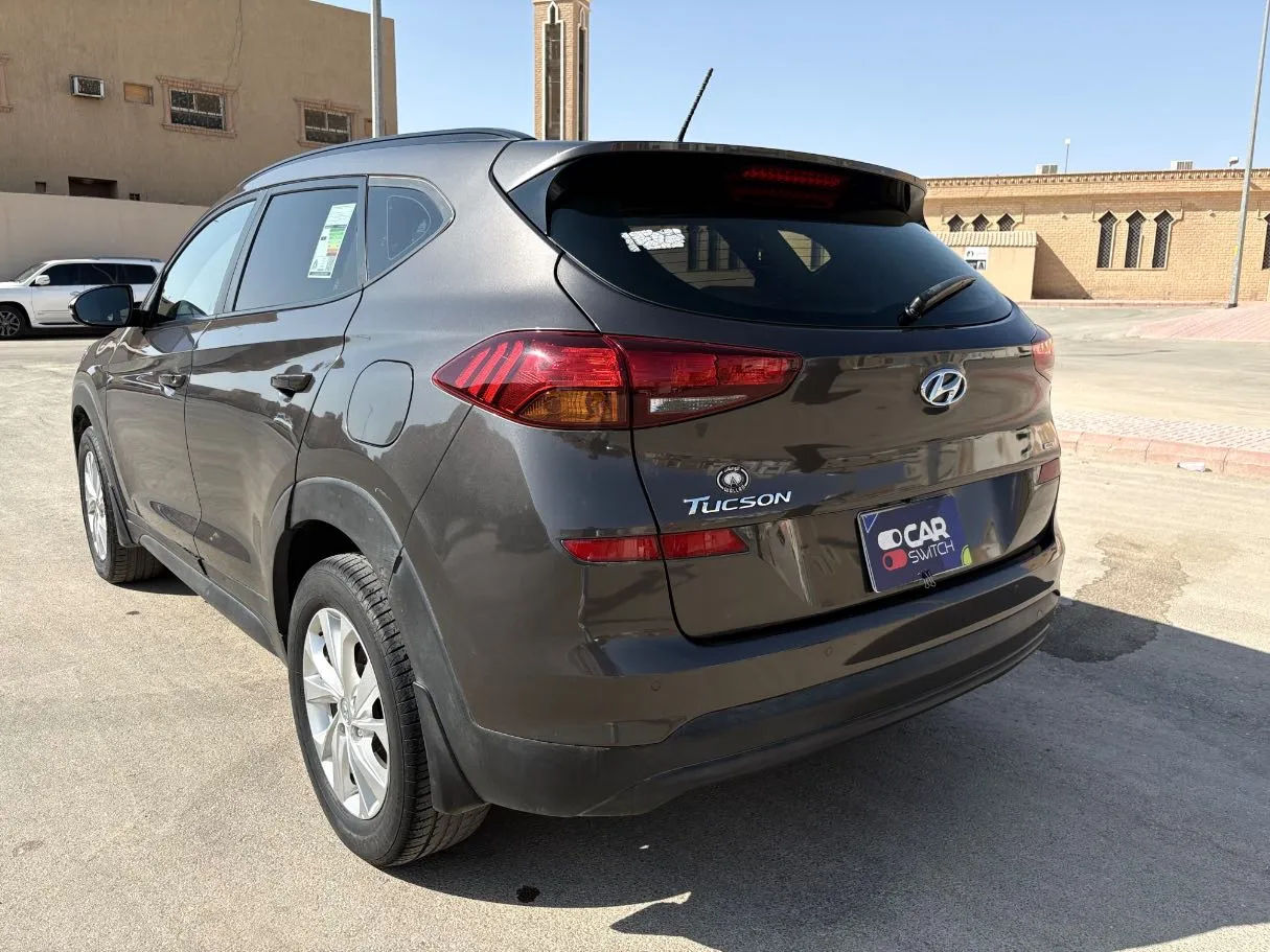 Car image 7