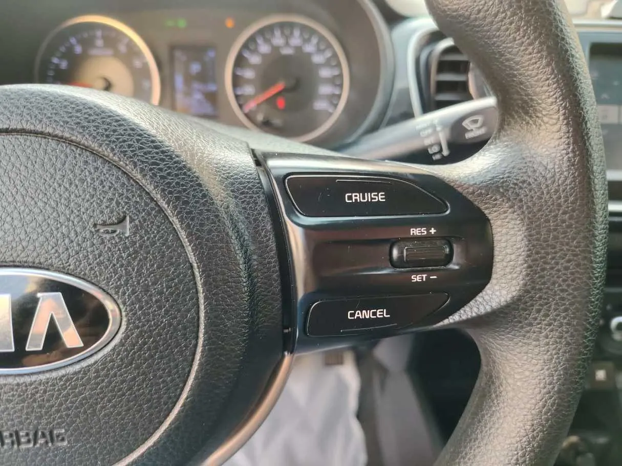 Car image 34