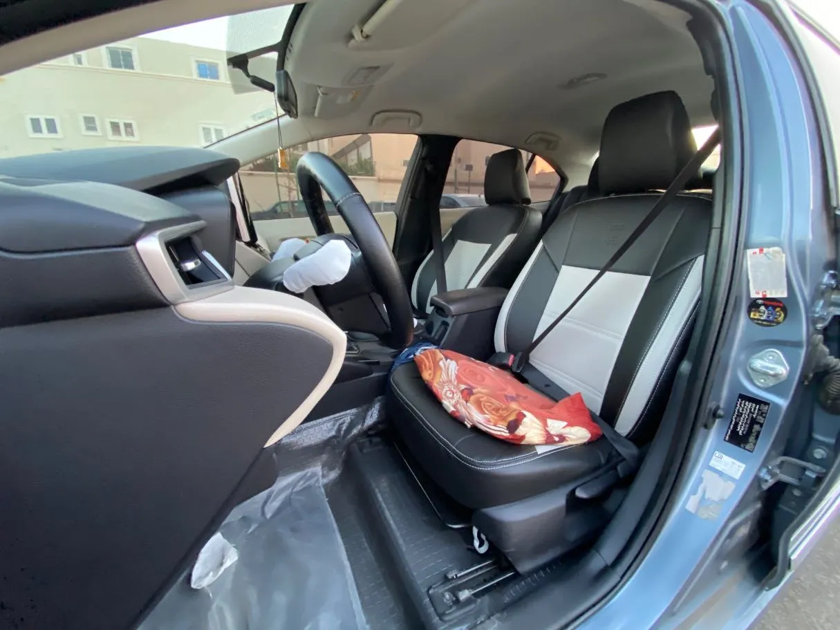 Car image 11