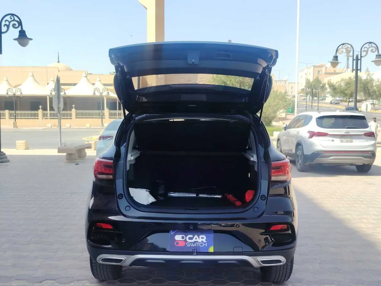 Car image 23
