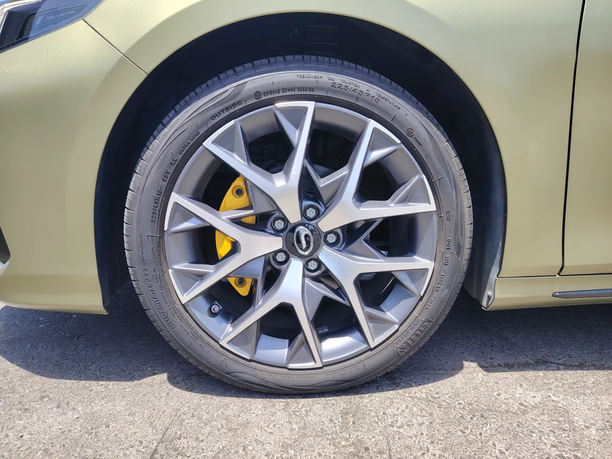 Car image 8