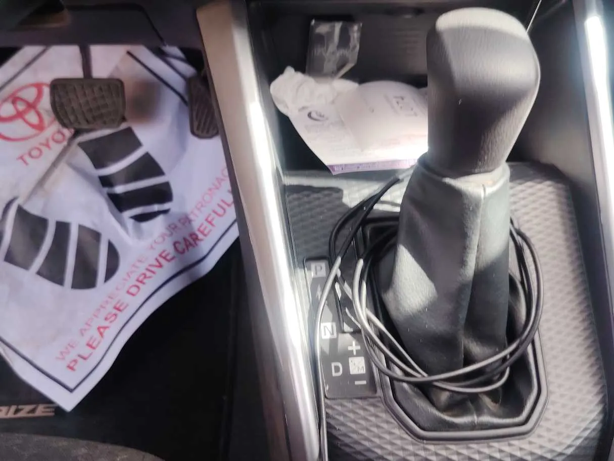 Car image 19