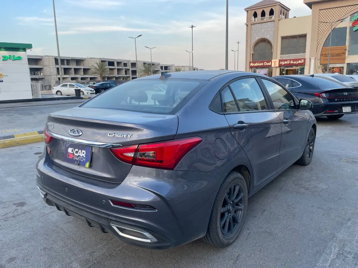 Car image 5