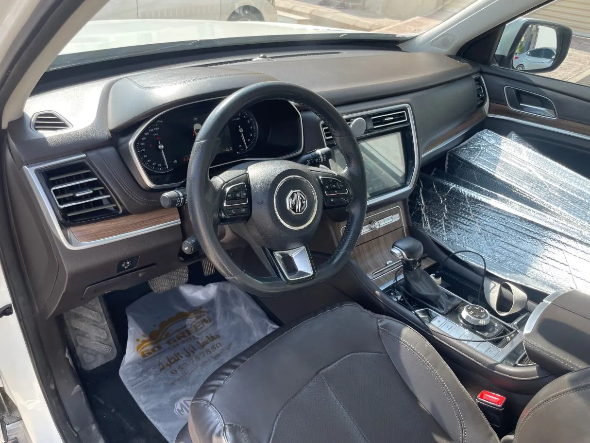 Car image 11